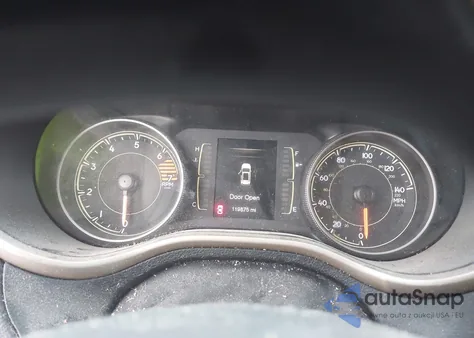 2017 Jeep Cherokee Latitude Fwd z USA, uszkodzony, nr VIN 1C4PJLCB7HW617530